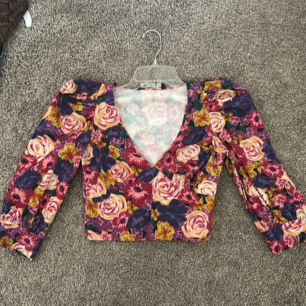 Floral long sleeve top with puffy shoulders